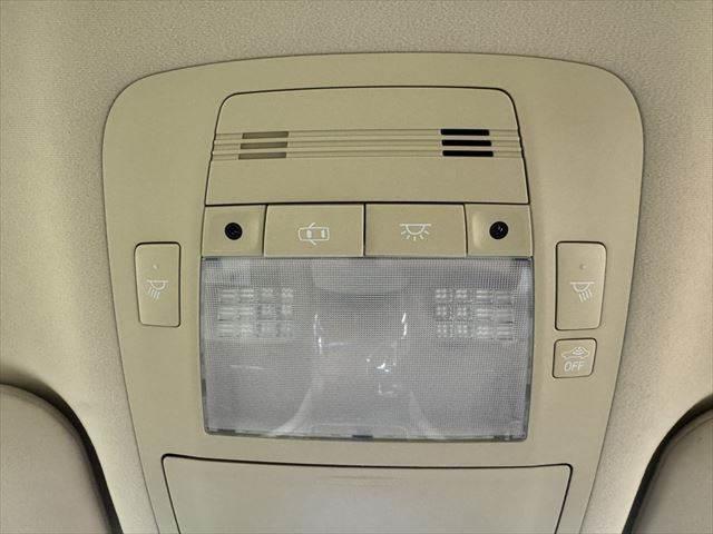 クラウンハイブリッド ロイヤルサルーン 純正HDDナビ レーダークルーズコントロール 衝突軽減ブレーキ 禁煙車 バックカメラ フルセグ パワーシート LEDヘッドライト シートヒーター Bluetooth クリアランスソナー 17インチAW(48枚目)