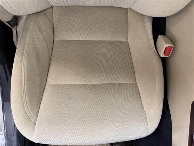 クラウンハイブリッド ロイヤルサルーン 純正HDDナビ レーダークルーズコントロール 衝突軽減ブレーキ 禁煙車 バックカメラ フルセグ パワーシート LEDヘッドライト シートヒーター Bluetooth クリアランスソナー 17インチAW(52枚目)