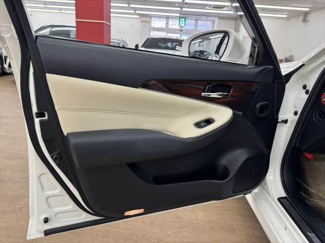 クラウンハイブリッド ロイヤルサルーン 純正HDDナビ レーダークルーズコントロール 衝突軽減ブレーキ 禁煙車 バックカメラ フルセグ パワーシート LEDヘッドライト シートヒーター Bluetooth クリアランスソナー 17インチAW(56枚目)