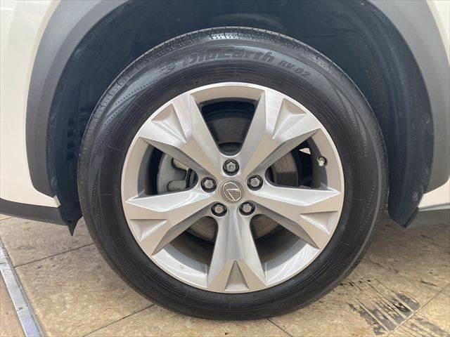 NX NX300h “version L” ガラスルーフ 純正ナビ 本革 全方位カメラ(31枚目)