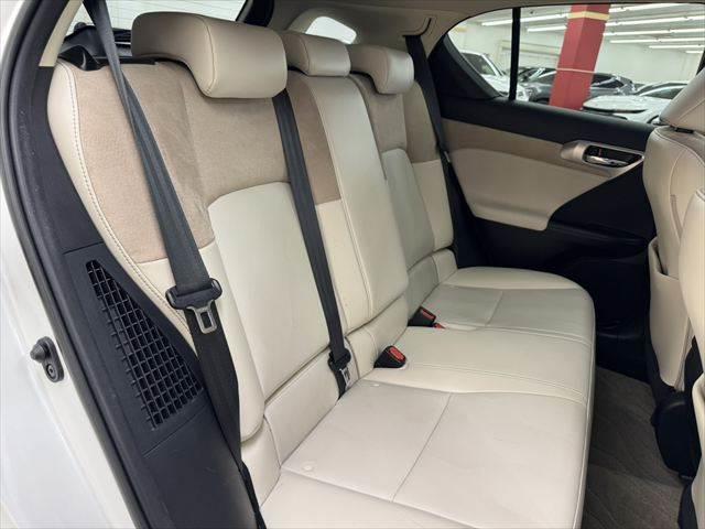 CT CT200h “version C” 本革シート 衝突軽減ブレーキ 禁煙車(11枚目)