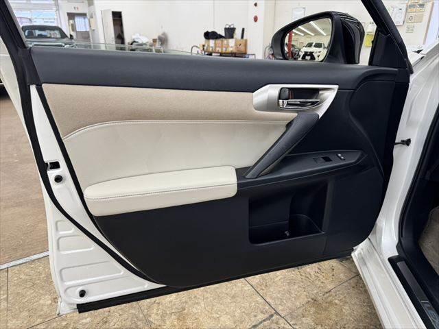 CT CT200h “version C” 本革シート 衝突軽減ブレーキ 禁煙車(61枚目)