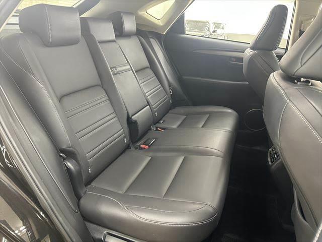 ＮＸ ＮＸ３００ｈ　Ｉパッケージ　ステアリングヒーター　３眼ＬＥＤヘッドライト　衝突軽減ブレーキ　禁煙車　純正ＳＤナビ　サイドカメラ　バックカメラ　レーダークルーズコントロール　シートヒーター　パワーシート　クリアランスソナー（9枚目）