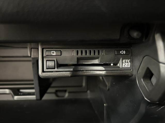 ＵＸ ＵＸ２５０ｈ　バージョンＣ　ステアリングヒーター　衝突軽減ブレーキ　禁煙車　純正１２．３インチナビ　Ｂカメラ　レーダークルーズコントロール　シートヒーター　パワーシート　電動リアゲート　ブラインドスポットモニター　障害物センサー（39枚目）