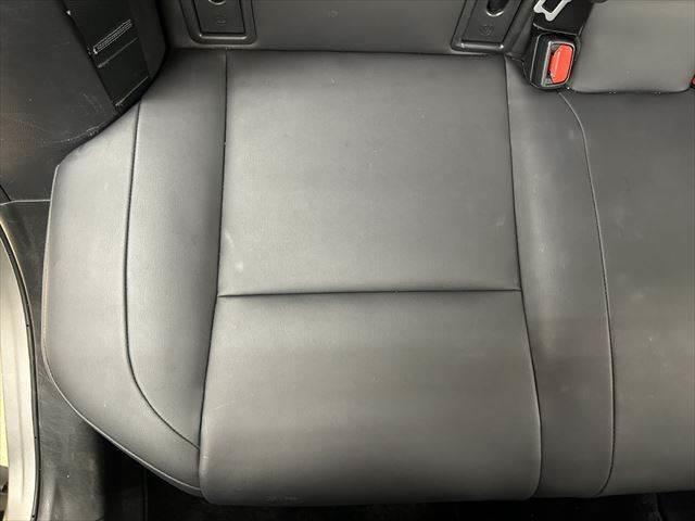 ＵＸ ＵＸ２５０ｈ　バージョンＣ　ステアリングヒーター　衝突軽減ブレーキ　禁煙車　純正１２．３インチナビ　Ｂカメラ　レーダークルーズコントロール　シートヒーター　パワーシート　電動リアゲート　ブラインドスポットモニター　障害物センサー（52枚目）