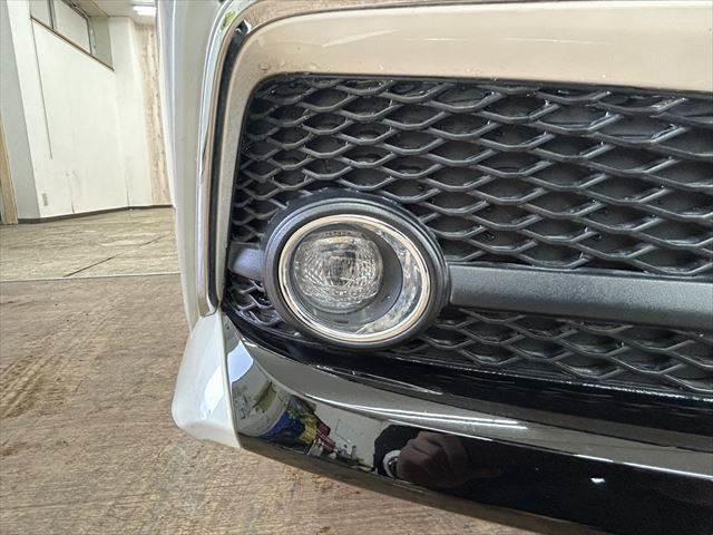 クラウンハイブリッド ＲＳアドバンス　禁煙車　サンルーフ　黒革シート　全方位カメラ　レーダークルーズコントロール　ヘッドアップディスプレイ　衝突軽減ブレーキ　純正ＳＤナビ　シートヒーター　シートエアコン　パワーシート　Ｂｌｕｅｔｏｏｔｈ（25枚目）