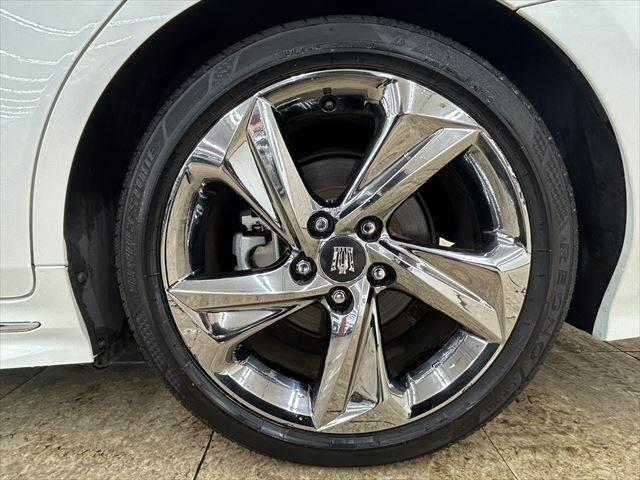 クラウンハイブリッド ＲＳアドバンス　禁煙車　サンルーフ　黒革シート　全方位カメラ　レーダークルーズコントロール　ヘッドアップディスプレイ　衝突軽減ブレーキ　純正ＳＤナビ　シートヒーター　シートエアコン　パワーシート　Ｂｌｕｅｔｏｏｔｈ（29枚目）