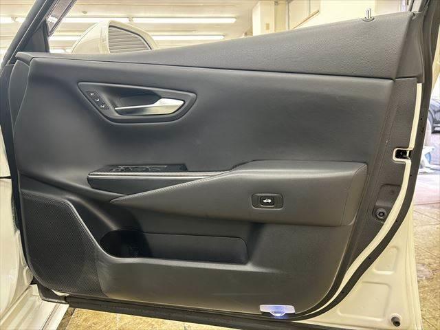 クラウンハイブリッド ＲＳアドバンス　禁煙車　サンルーフ　黒革シート　全方位カメラ　レーダークルーズコントロール　ヘッドアップディスプレイ　衝突軽減ブレーキ　純正ＳＤナビ　シートヒーター　シートエアコン　パワーシート　Ｂｌｕｅｔｏｏｔｈ（52枚目）