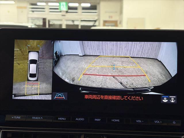クラウンハイブリッド ＲＳアドバンス　後期型　１２．３型純正ナビ　禁煙車　衝突軽減ブレーキ　レーダークルーズコントロール　全方位カメラ　本革シート　シートエアコン　シートヒーター　パワーシート　ＨＵＤ　デジタルインナーミラー　ＢＳＭ（6枚目）
