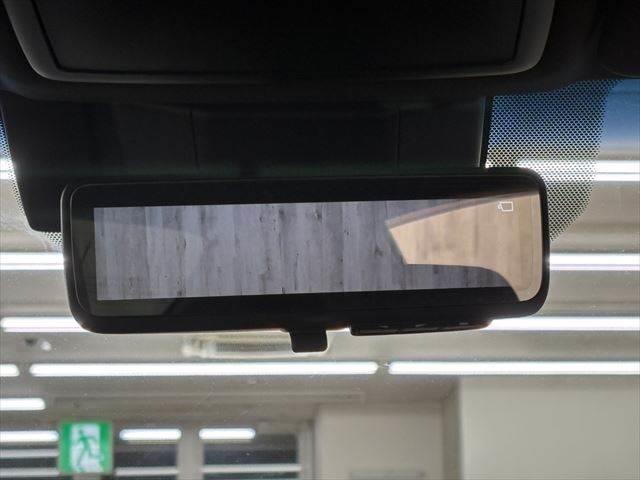 クラウンハイブリッド ＲＳアドバンス　後期型　１２．３型純正ナビ　禁煙車　衝突軽減ブレーキ　レーダークルーズコントロール　全方位カメラ　本革シート　シートエアコン　シートヒーター　パワーシート　ＨＵＤ　デジタルインナーミラー　ＢＳＭ（8枚目）