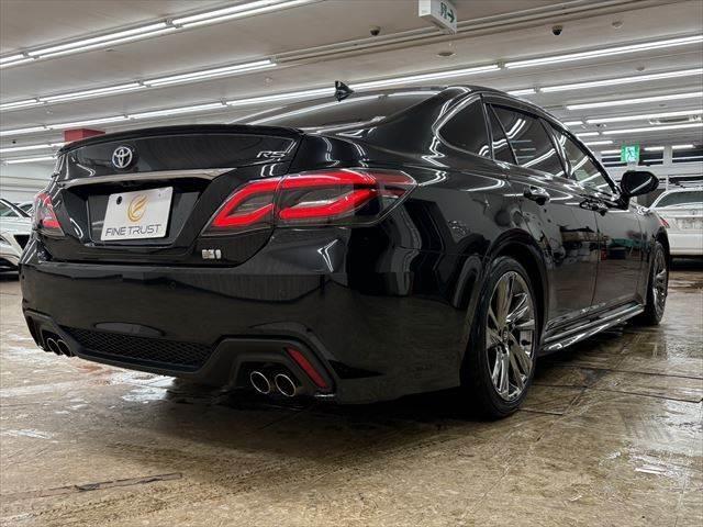 クラウンハイブリッド ＲＳアドバンス　後期型　１２．３型純正ナビ　禁煙車　衝突軽減ブレーキ　レーダークルーズコントロール　全方位カメラ　本革シート　シートエアコン　シートヒーター　パワーシート　ＨＵＤ　デジタルインナーミラー　ＢＳＭ（20枚目）