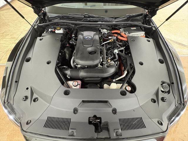 クラウンハイブリッド ＲＳアドバンス　後期型　１２．３型純正ナビ　禁煙車　衝突軽減ブレーキ　レーダークルーズコントロール　全方位カメラ　本革シート　シートエアコン　シートヒーター　パワーシート　ＨＵＤ　デジタルインナーミラー　ＢＳＭ（34枚目）