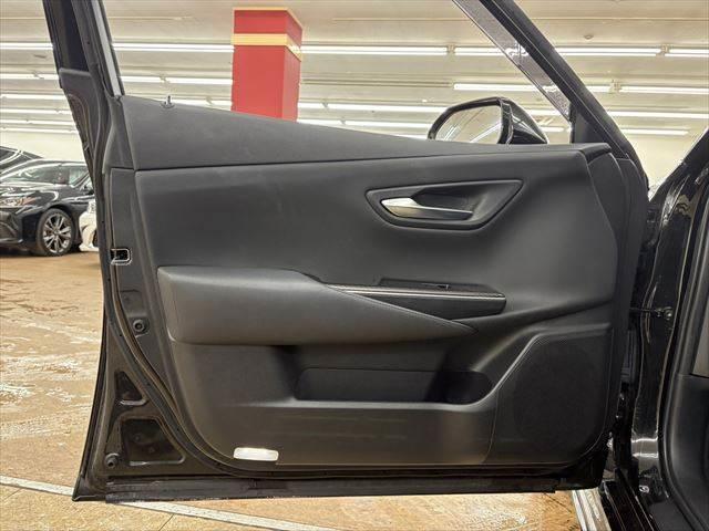 クラウンハイブリッド ＲＳアドバンス　後期型　１２．３型純正ナビ　禁煙車　衝突軽減ブレーキ　レーダークルーズコントロール　全方位カメラ　本革シート　シートエアコン　シートヒーター　パワーシート　ＨＵＤ　デジタルインナーミラー　ＢＳＭ（61枚目）