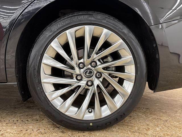 ＥＳ ＥＳ３００ｈ　バージョンＬ　禁煙車　サンルーフ　全方位カメラ　本革シート　三眼ＬＥＤヘッドライト　純正１２．３インチメモリーナビ　フルセグＴＶ　Ｂｌｕｅｔｏｏｔｈ　ステアリングヒーター　ヘッドアップディスプレイ　シートエアコン（26枚目）