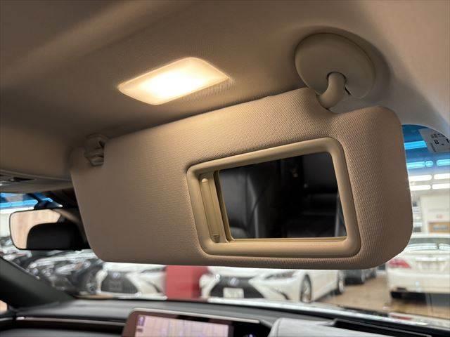 ＥＳ ＥＳ３００ｈ　バージョンＬ　禁煙車　サンルーフ　全方位カメラ　本革シート　三眼ＬＥＤヘッドライト　純正１２．３インチメモリーナビ　フルセグＴＶ　Ｂｌｕｅｔｏｏｔｈ　ステアリングヒーター　ヘッドアップディスプレイ　シートエアコン（50枚目）