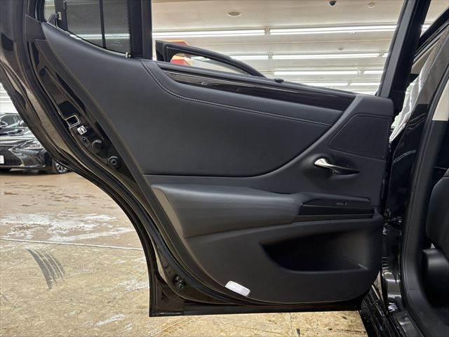 ＥＳ ＥＳ３００ｈ　バージョンＬ　禁煙車　サンルーフ　全方位カメラ　本革シート　三眼ＬＥＤヘッドライト　純正１２．３インチメモリーナビ　フルセグＴＶ　Ｂｌｕｅｔｏｏｔｈ　ステアリングヒーター　ヘッドアップディスプレイ　シートエアコン（61枚目）