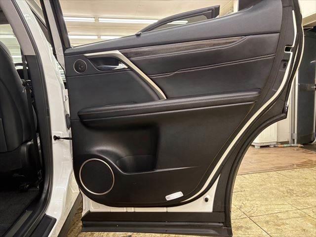 ＲＸ ＲＸ４５０ｈ　バージョンＬ　禁煙車　本革シート　レーダークルーズコントロール　パワーバックドア３眼　ＬＥＤヘッドライト　全方位カメラ　純正１２．３インチナビ　ＥＴＣ２．０　シートヒーター　シートエアコン　ブルートゥース　フルセグ（58枚目）