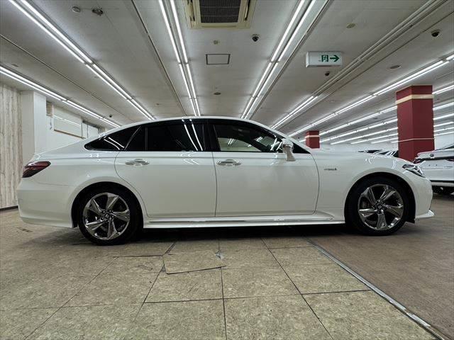 クラウンハイブリッド ＲＳアドバンス　禁煙車　本革シート　純正ＳＤナビ　レーダークルーズコントロール　ヘッドアップディスプレイ　ブラインドスポットモニター　ＬＥＤヘッドライト　シートエアコン　シートヒーター　バックカメラ　ＥＴＣ２．０（18枚目）