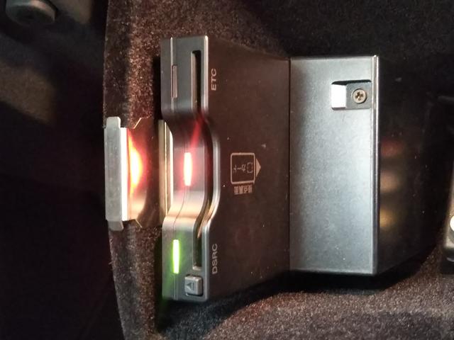 TSI ハイラインブルーモーションテクノロジー スマートキー HID 純正ナビ フルセグ バックカメラ 両側パワースライドドア ハーフレザー パワーバックドア 後席モニター パドルシフト クルーズコントロール ETC(27枚目)