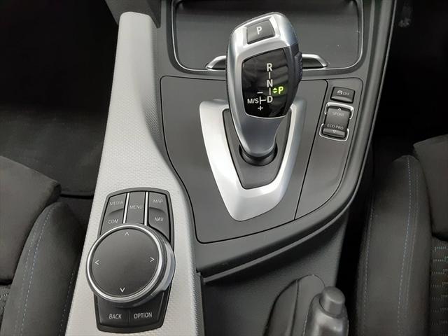 318i Mスポーツ インテリジェントセーフティ メーカーナビ バックカメラ パーキングソナー メモリーパワーシート クルーズコントロール ミラー内蔵ETC アイドリングストップ 衝突軽減ブレーキ 車線逸脱警告(30枚目)