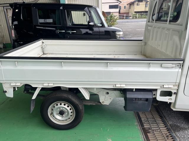 ハイゼットトラック エクストラ　バッテリー・タイヤ４本新品交換　４ＷＤ　オートマチック　パワーウィンドウ　キーレスキー（3枚目）