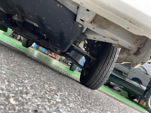ハイゼットトラック エクストラ　バッテリー・タイヤ４本新品交換　４ＷＤ　オートマチック　パワーウィンドウ　キーレスキー（13枚目）