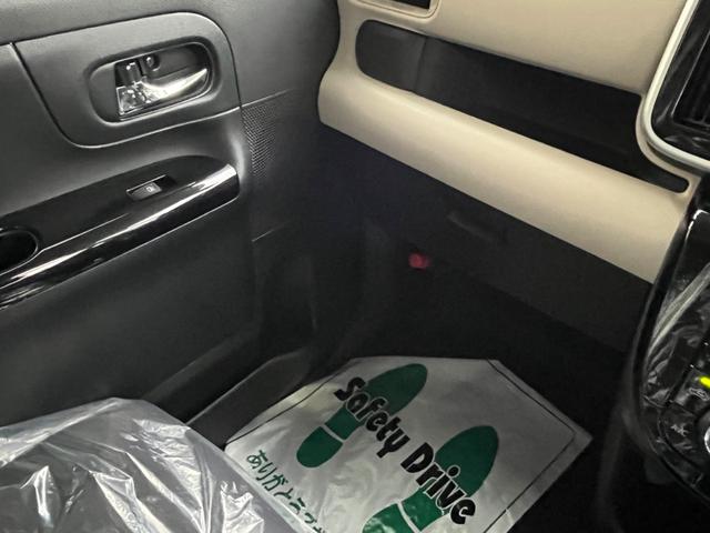 ムーヴキャンバス Ｘブラックインテリアリミテッド　ＳＡＩＩＩ　両側パワースライドドア　フロアマット　サイドバイザー（8枚目）