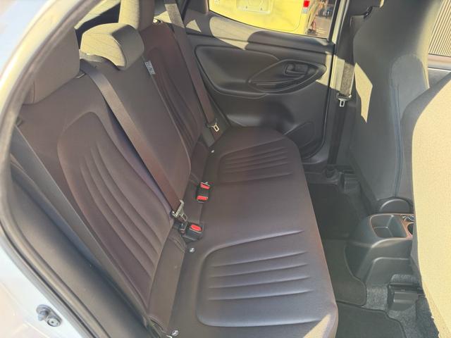 ヤリス Ｘ（10枚目）