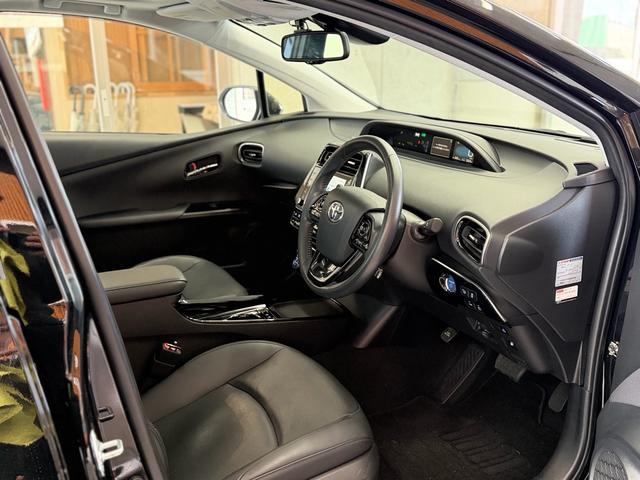 プリウス Aプレミアム 本革シート 最終型 サンルーフ ディスプレイオーディオ 前後ドラレコ タイヤバリ溝 ワコーズクイックシャンプー(10枚目)