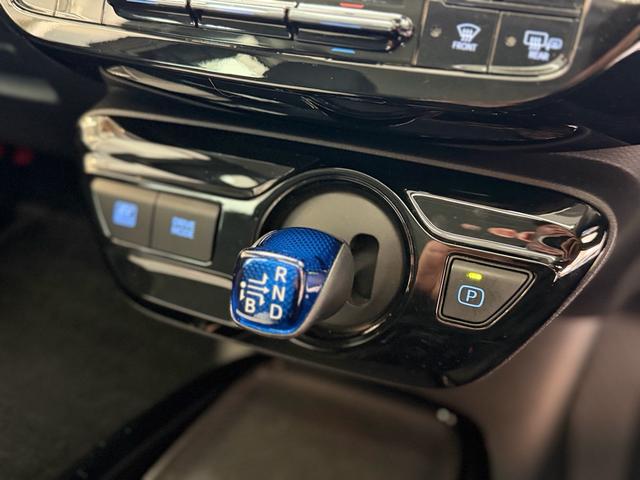 プリウス Aプレミアム 本革シート 最終型 サンルーフ ディスプレイオーディオ 前後ドラレコ タイヤバリ溝 ワコーズクイックシャンプー(12枚目)