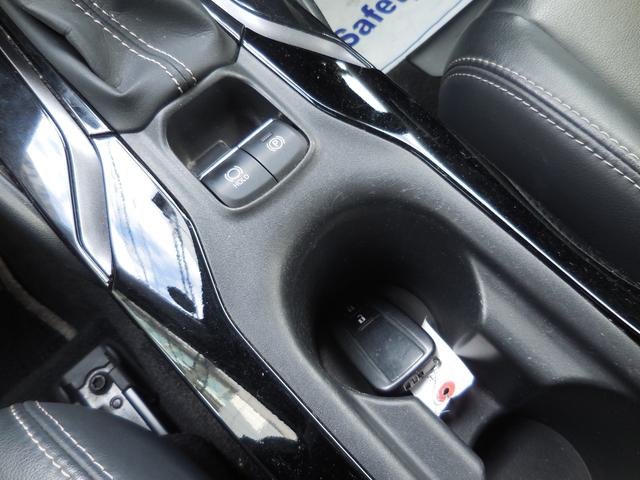 カローラツーリング ハイブリッド ダブルバイビー 法人1オナ 禁煙車 衝突軽減 車線逸脱 LED オートHiビーム 専用AW クルーズコントロール ハーフレザー 9inDオーディオ ナビTV フルセグ BT バックカメラ USB ETC ドラレコ(12枚目)