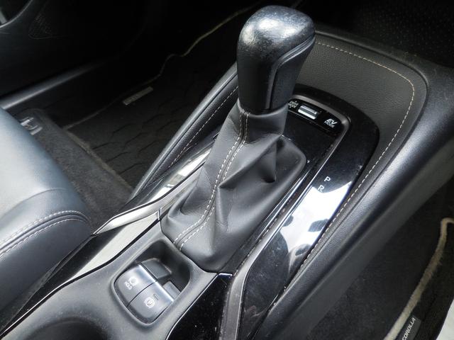 カローラツーリング ハイブリッド ダブルバイビー 法人1オナ 禁煙車 衝突軽減 車線逸脱 LED オートHiビーム 専用AW クルーズコントロール ハーフレザー 9inDオーディオ ナビTV フルセグ BT バックカメラ USB ETC ドラレコ(13枚目)