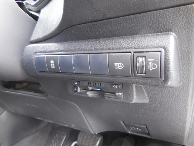 カローラツーリング ハイブリッド ダブルバイビー 法人1オナ 禁煙車 衝突軽減 車線逸脱 LED オートHiビーム 専用AW クルーズコントロール ハーフレザー 9inDオーディオ ナビTV フルセグ BT バックカメラ USB ETC ドラレコ(19枚目)