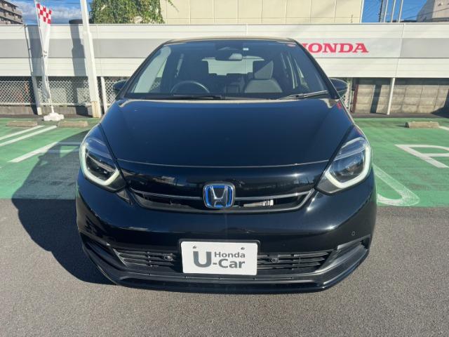 フィット ｅ：ＨＥＶホーム　当社代車　スマートキー　バックカメラ（5枚目）