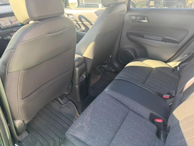 フィット ｅ：ＨＥＶホーム　当社代車　スマートキー　バックカメラ（14枚目）