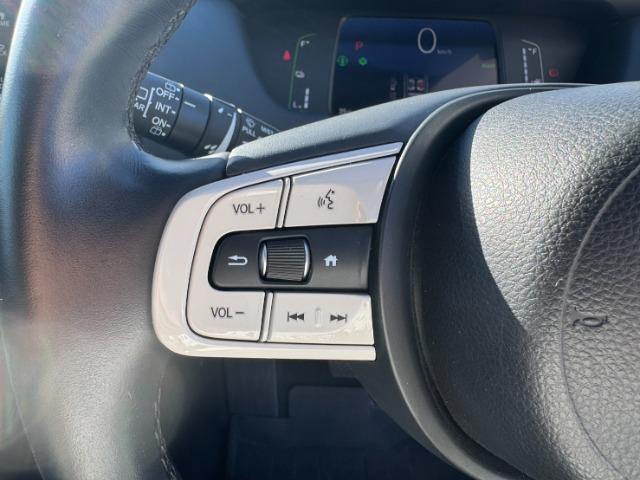 フィット ｅ：ＨＥＶホーム　当社代車　スマートキー　バックカメラ（19枚目）
