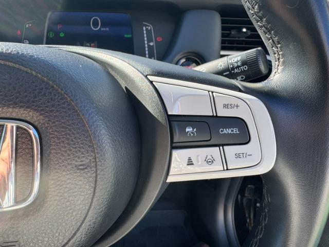 フィット ｅ：ＨＥＶホーム　当社代車　スマートキー　バックカメラ（20枚目）