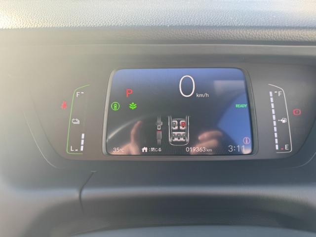 フィット ｅ：ＨＥＶホーム　当社代車　スマートキー　バックカメラ（26枚目）