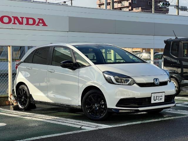 フィット ｅ：ＨＥＶホーム　ブラックスタイル　認定中古車　純正ナビ（4枚目）