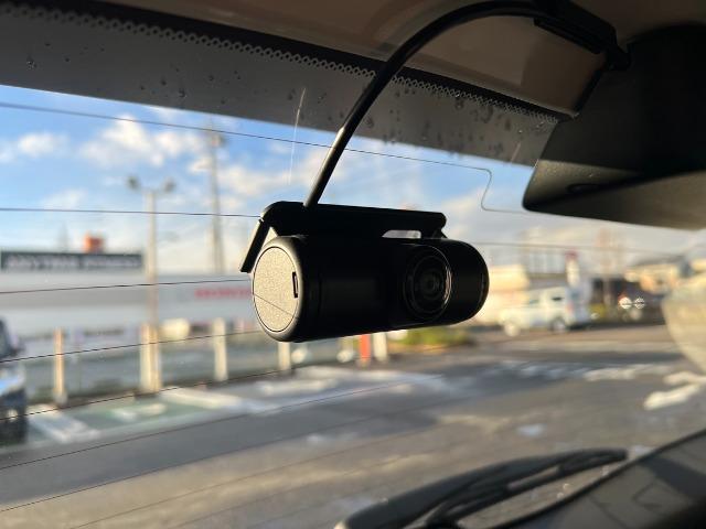 フィット ｅ：ＨＥＶホーム　ブラックスタイル　認定中古車　純正ナビ（29枚目）