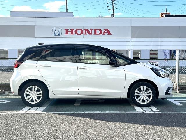 フィット ｅ：ＨＥＶホーム　純正ナビ　リアカメラ　２トーンカラー（5枚目）