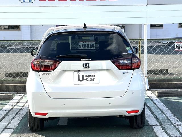フィット ｅ：ＨＥＶホーム　純正ナビ　リアカメラ　２トーンカラー（7枚目）