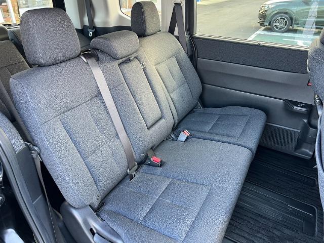 ステップワゴン エアー　純正ナビ　両側ＰＳドア　ドラレコ前後　アルミホイール（19枚目）