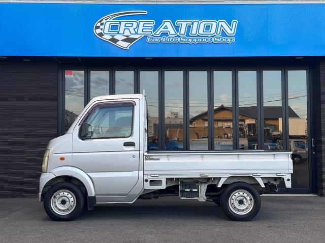 キャリイトラック ＫＣエアコン・パワステ　ワンオーナー車　５ＭＴ　ＥＴＣ　純正ＡＭ／ＦＭ　ヘッドライトレベライザー　荷台ゴムマット　ゲートプロテクター　荷室三方開　エアコン　パワステ　フロアゴムマット（15枚目）