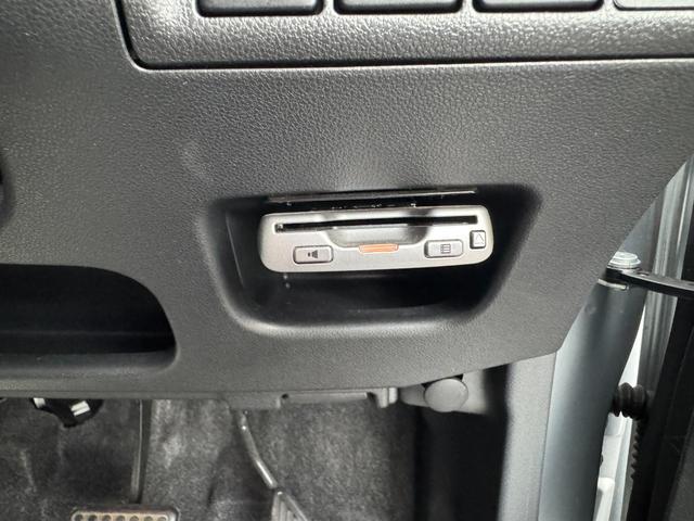 ステラ カスタムＲＳ　スマートアシスト　禁煙車　ナビＴＶ　Ｂカメラ　Ｂｌｕｅｔｏｏｔｈ接続　ＣＤ／ＤＶＤ再生　シートヒーター　ドライブレコーダー　ＥＴＣ　クリアランスソナー　衝突被害軽減システム　ＬＥＤヘッドランプ　アイドリングストップ　オート電動格納ミラー（21枚目）