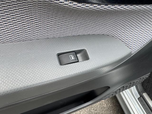 ステラ カスタムＲＳ　スマートアシスト　禁煙車　ナビＴＶ　Ｂカメラ　Ｂｌｕｅｔｏｏｔｈ接続　ＣＤ／ＤＶＤ再生　シートヒーター　ドライブレコーダー　ＥＴＣ　クリアランスソナー　衝突被害軽減システム　ＬＥＤヘッドランプ　アイドリングストップ　オート電動格納ミラー（57枚目）
