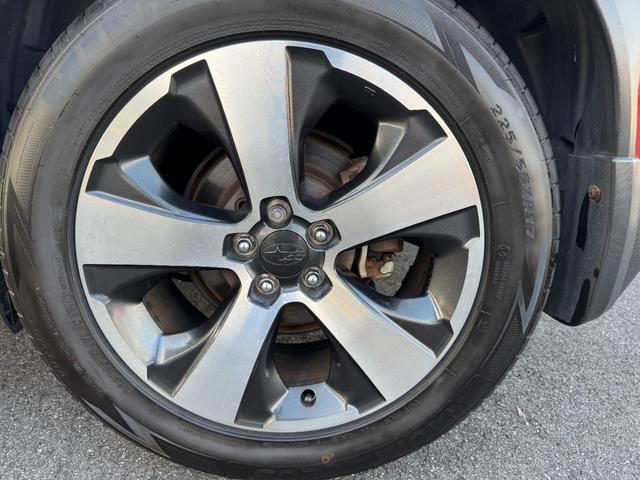 ＸＶハイブリッド ２．０ｉ－Ｌアイサイト　ワンオーナー禁煙車　ナビＴＶ　ＥＴＣ　バックカメラ　コーナーセンサー　Ｂｌｕｅｔｏｏｔｈ接続　レーダークルーズコントロール　レーンアシスト　衝突被害軽減システム　４ＷＤ　オートライト　ＨＩＤ　パワーシート　ルーフレール　スマートキー（11枚目）