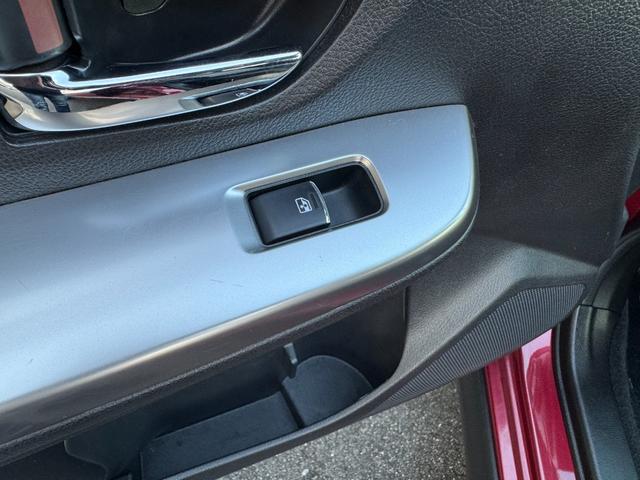 ＸＶハイブリッド ２．０ｉ－Ｌアイサイト　ワンオーナー禁煙車　ナビＴＶ　ＥＴＣ　バックカメラ　コーナーセンサー　Ｂｌｕｅｔｏｏｔｈ接続　レーダークルーズコントロール　レーンアシスト　衝突被害軽減システム　４ＷＤ　オートライト　ＨＩＤ　パワーシート　ルーフレール　スマートキー（24枚目）