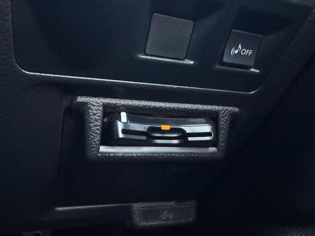 ＸＶハイブリッド ２．０ｉ－Ｌアイサイト　ワンオーナー禁煙車　ナビＴＶ　ＥＴＣ　バックカメラ　コーナーセンサー　Ｂｌｕｅｔｏｏｔｈ接続　レーダークルーズコントロール　レーンアシスト　衝突被害軽減システム　４ＷＤ　オートライト　ＨＩＤ　パワーシート　ルーフレール　スマートキー（25枚目）