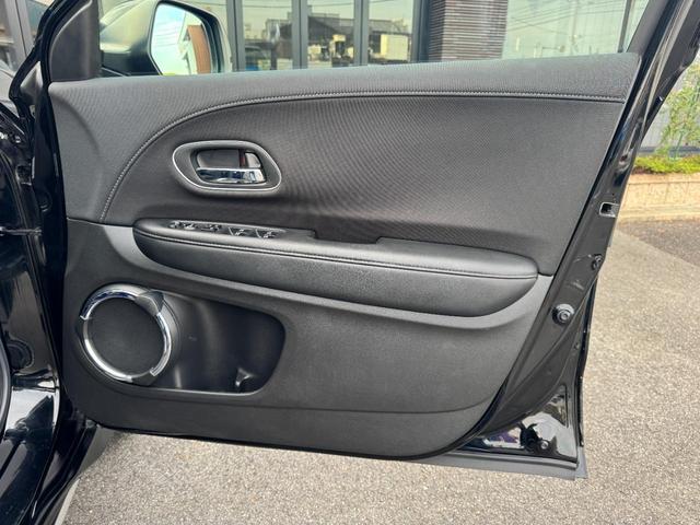 ヴェゼル ハイブリッドＺ・ホンダセンシング　純正８インチナビＴＶ　ＨＤＭＩ接続　Ｂｌｕｅｔｏｏｔｈ接続　バックカメラ　ＣＤ／ＤＶＤ再生　レーダー　前後ドライブレコーダー　ＥＴＣ　ＬＥＤヘッドランプ　アダプティブクルーズコントロール　レーンアシスト　衝突被害軽減（22枚目）